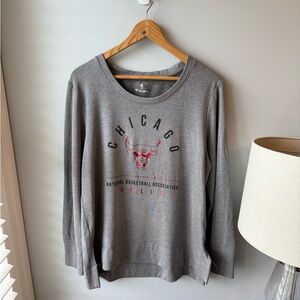 Chicago Bully Fanatics Women’s‎ Pullover Sweater